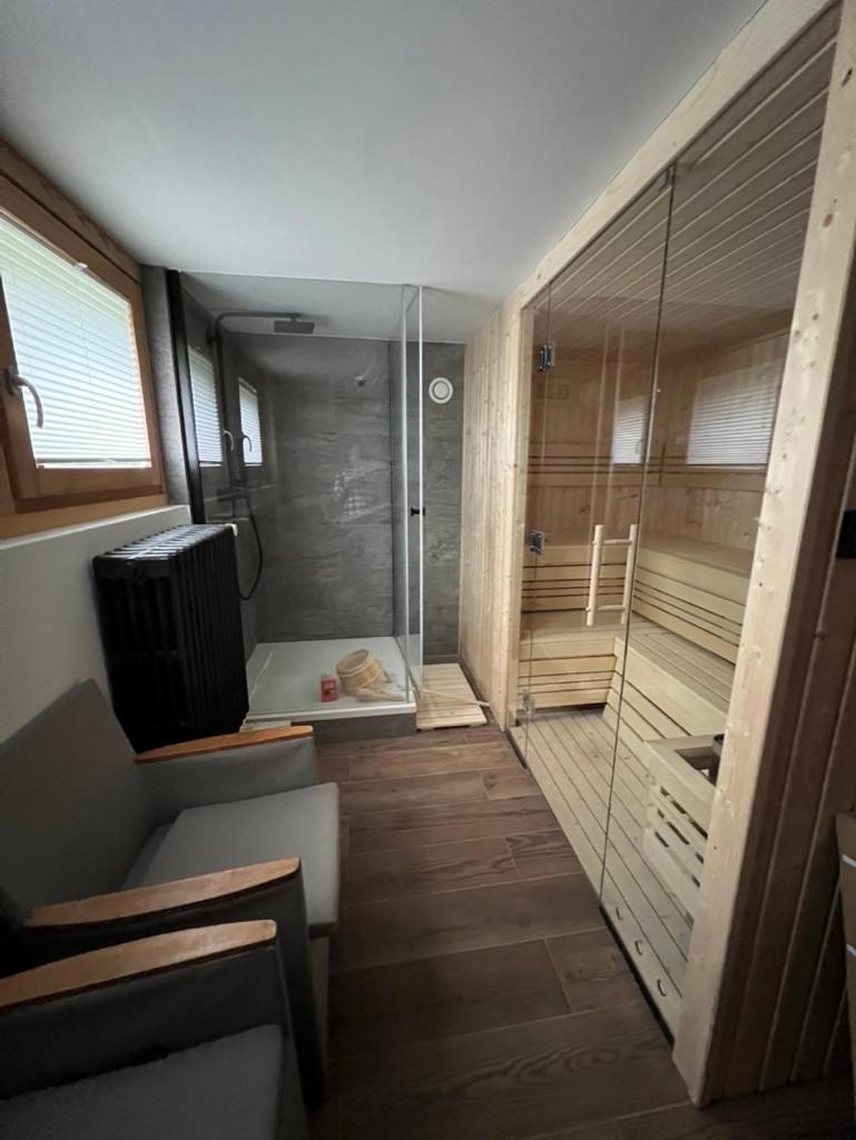 8 Etoiles