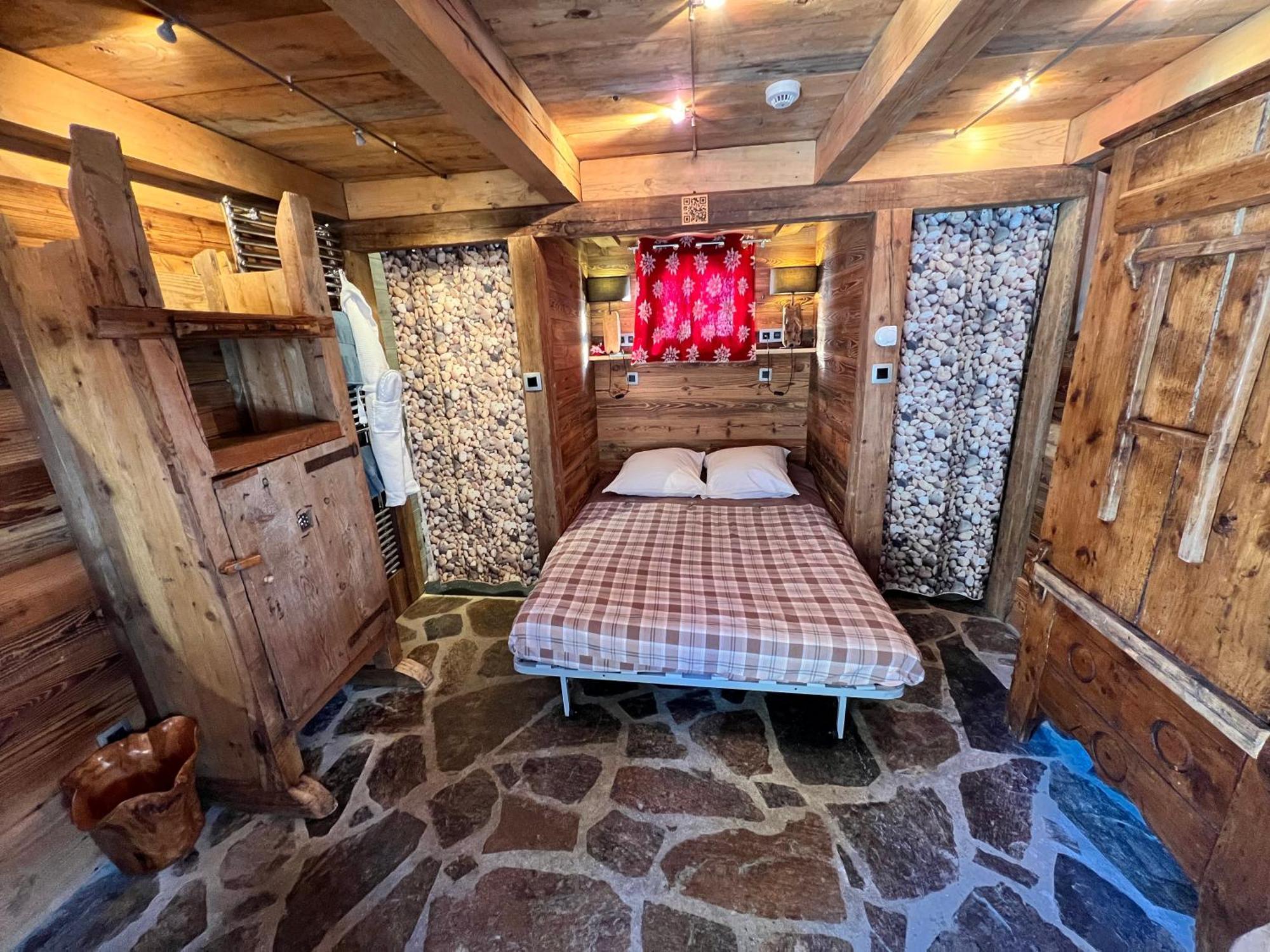 Hotel Les De Philippe Avec Jacuzzis Privatifs *
