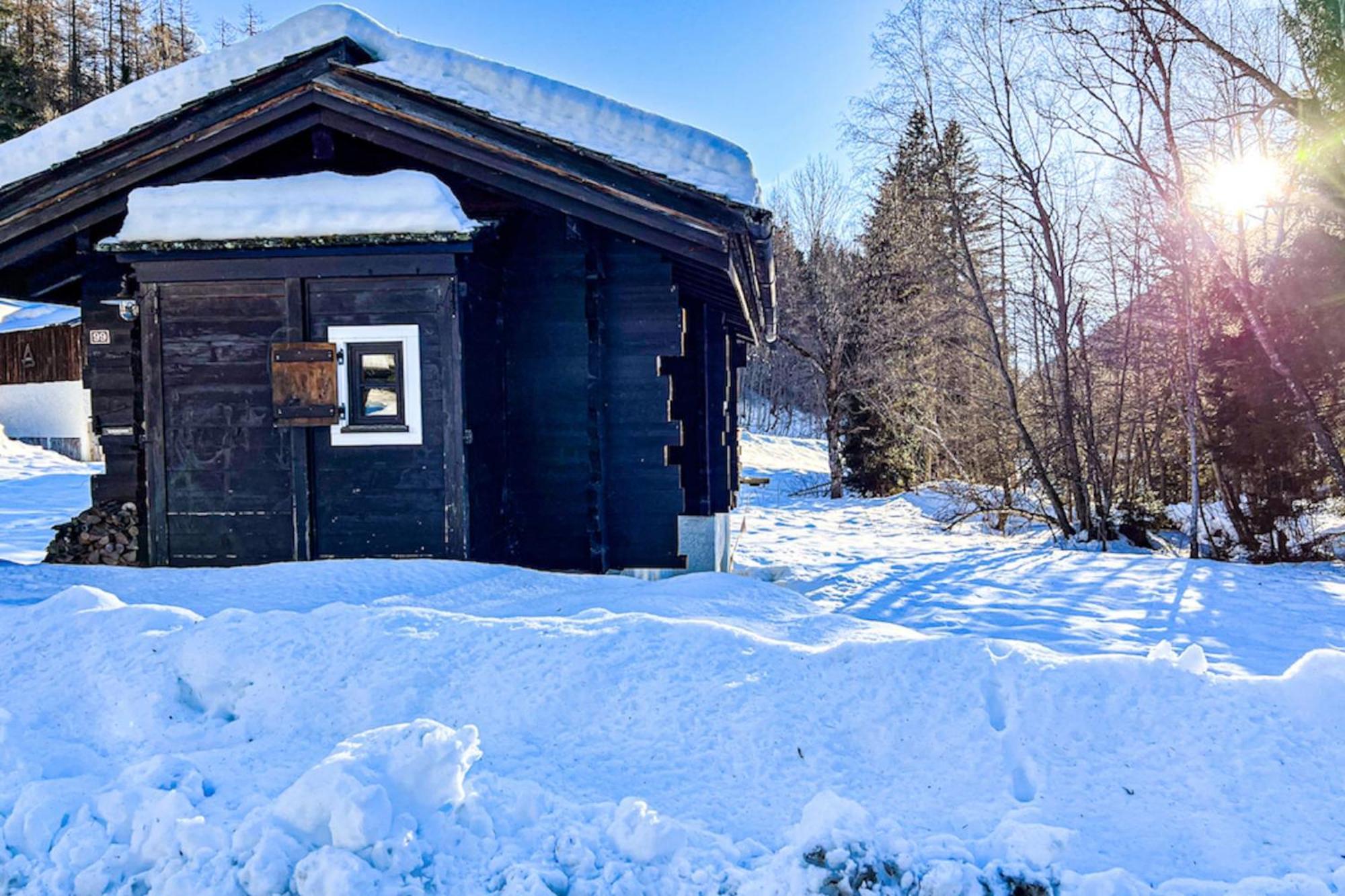 Chalet Snowflake With Garden