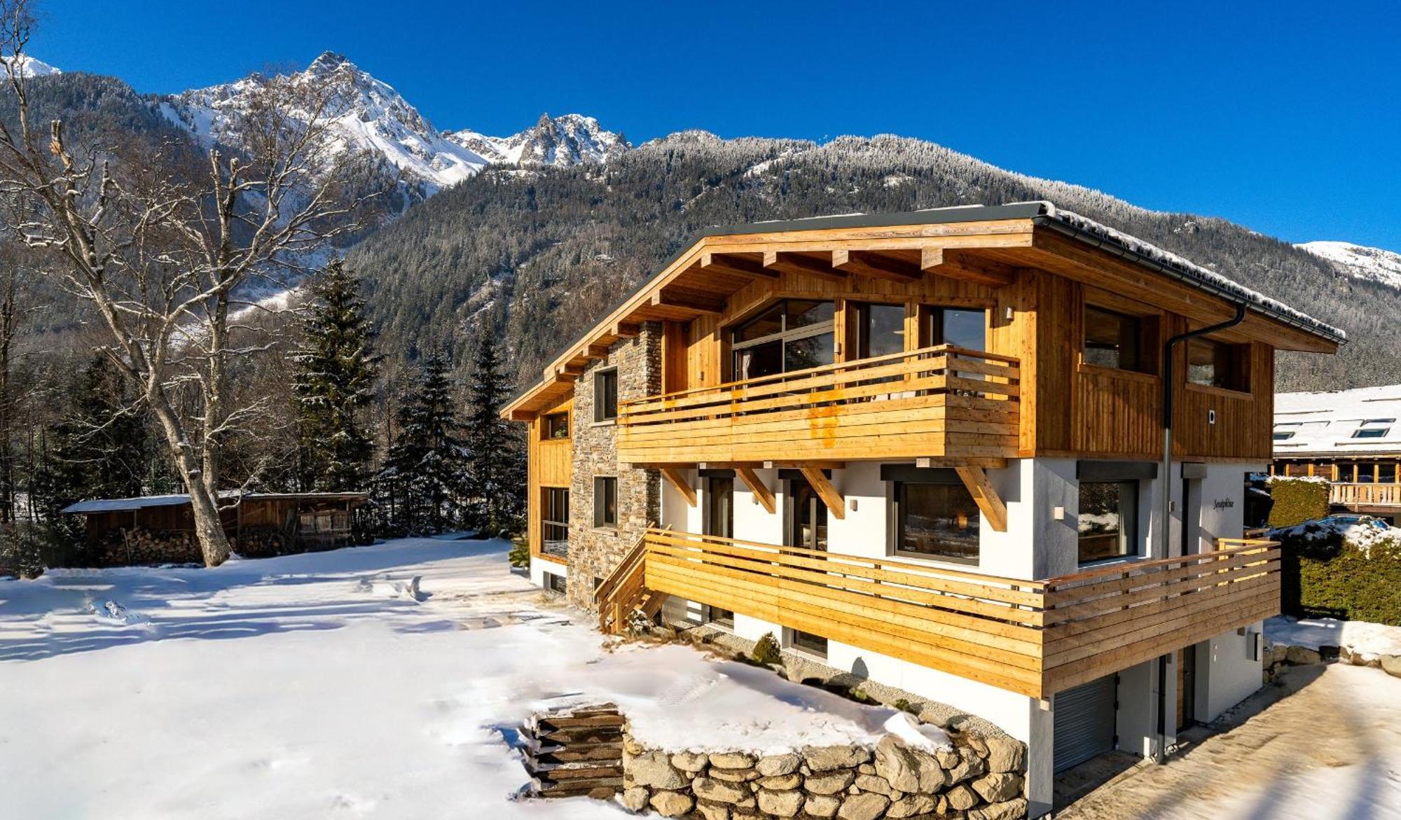 Josephine, Les Bois Chalet *