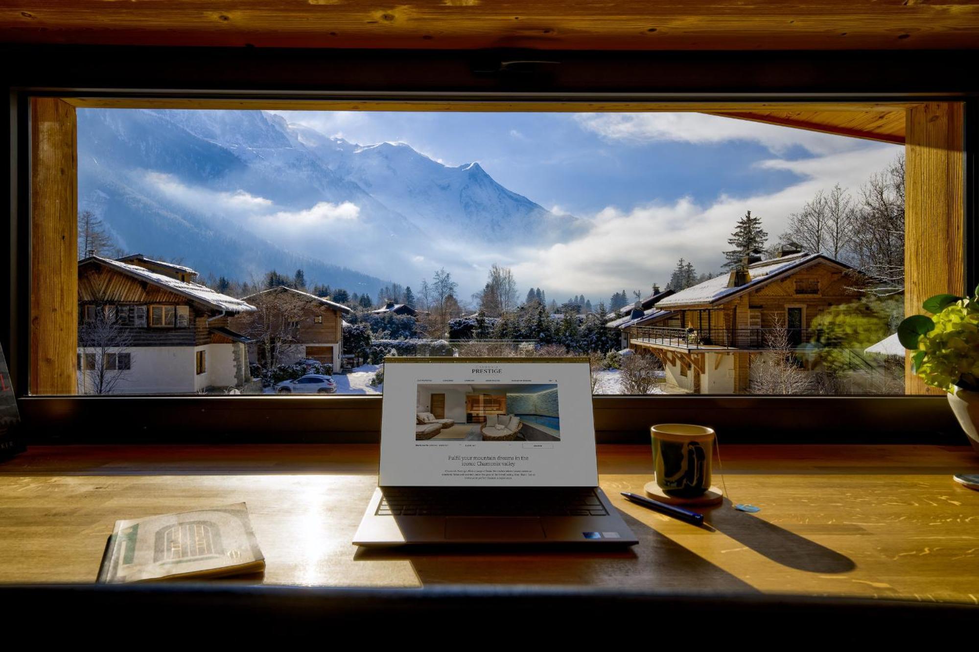 Josephine, Les Bois Chalet