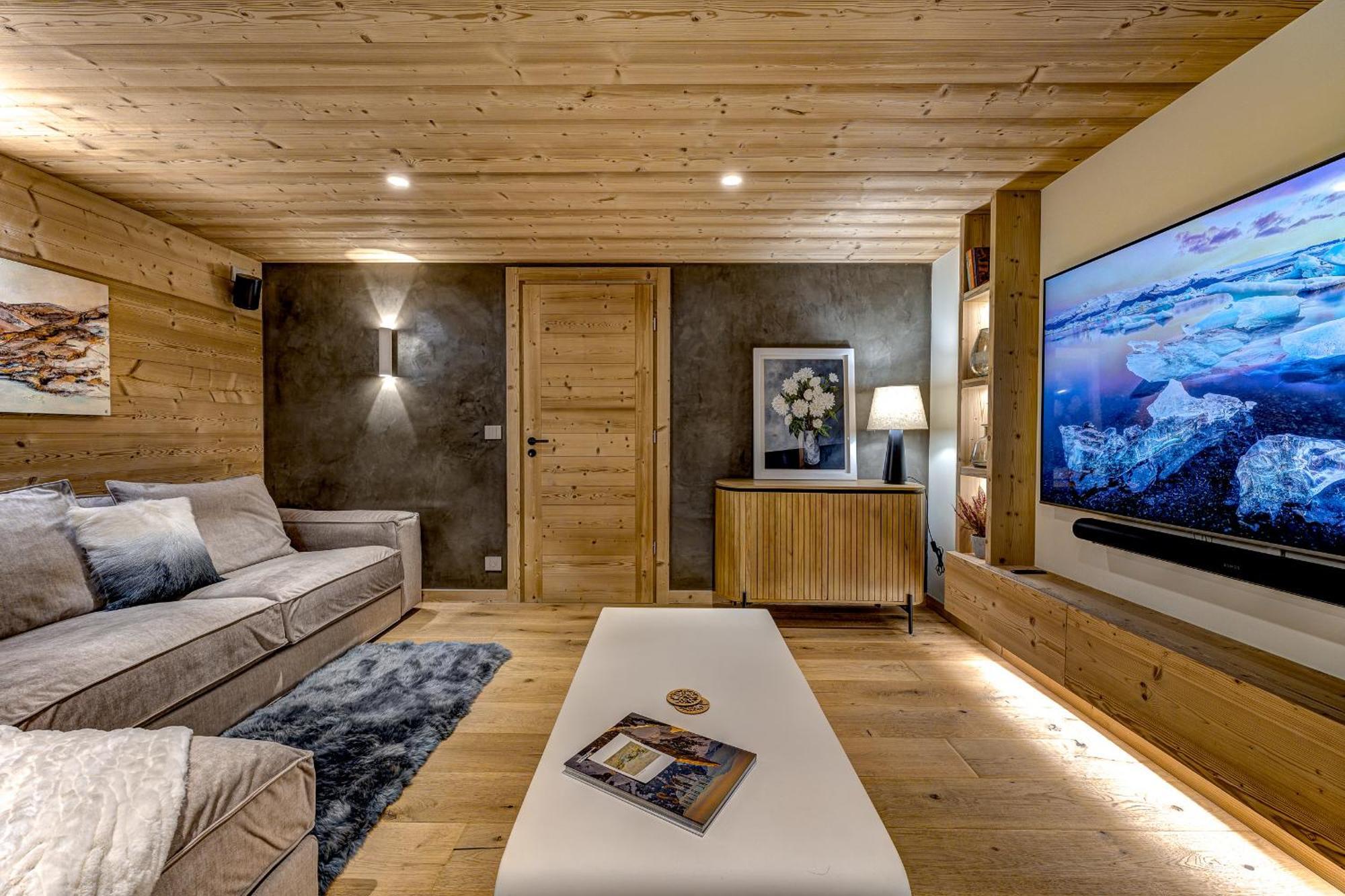 Josephine, Les Bois Chalet *