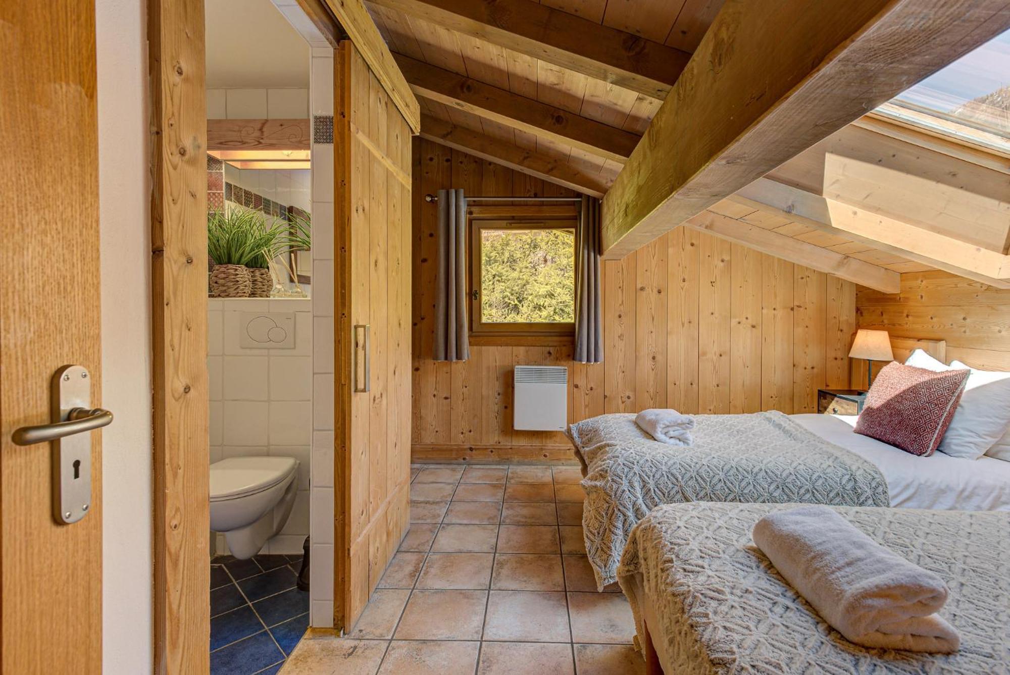 Soleil, Alpes Travel, Argentiere, Sleeps 9 Apartment *