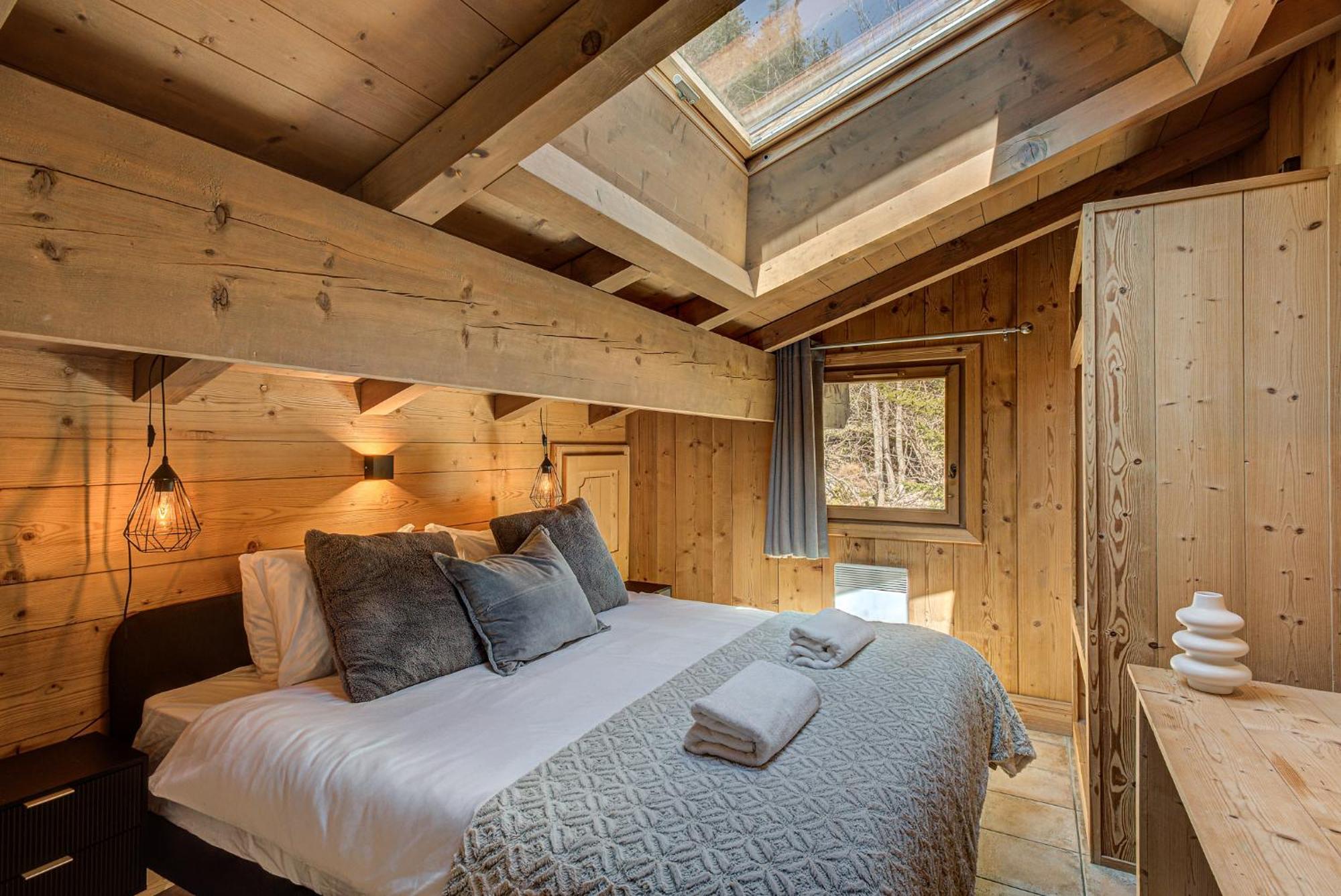 Soleil, Alpes Travel, Argentiere, Sleeps 9 Apartment