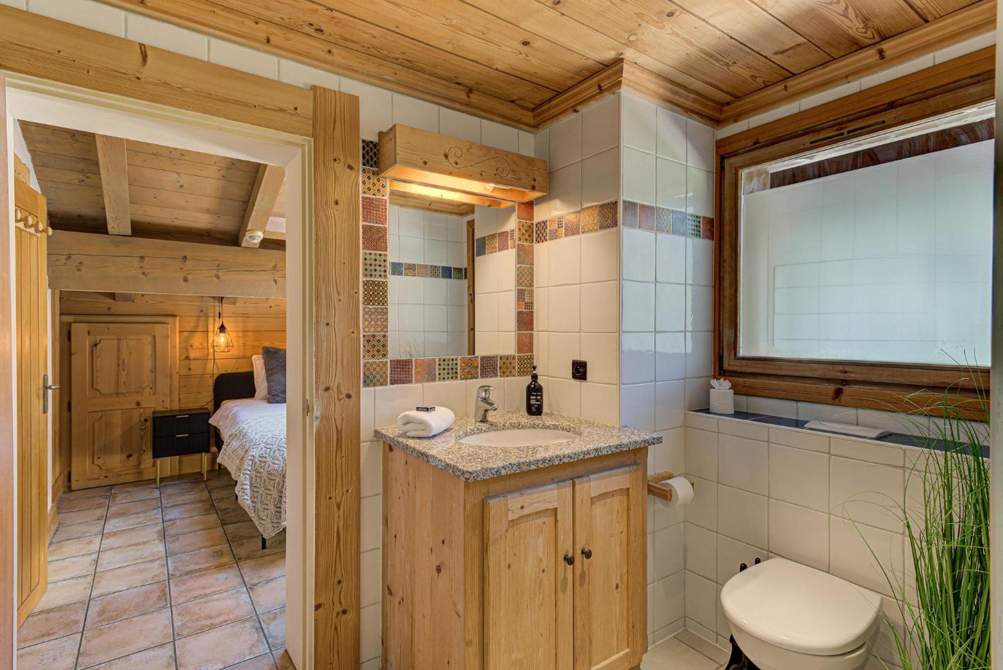 Soleil, Alpes Travel, Argentiere, Sleeps 9 Apartment Chamonix