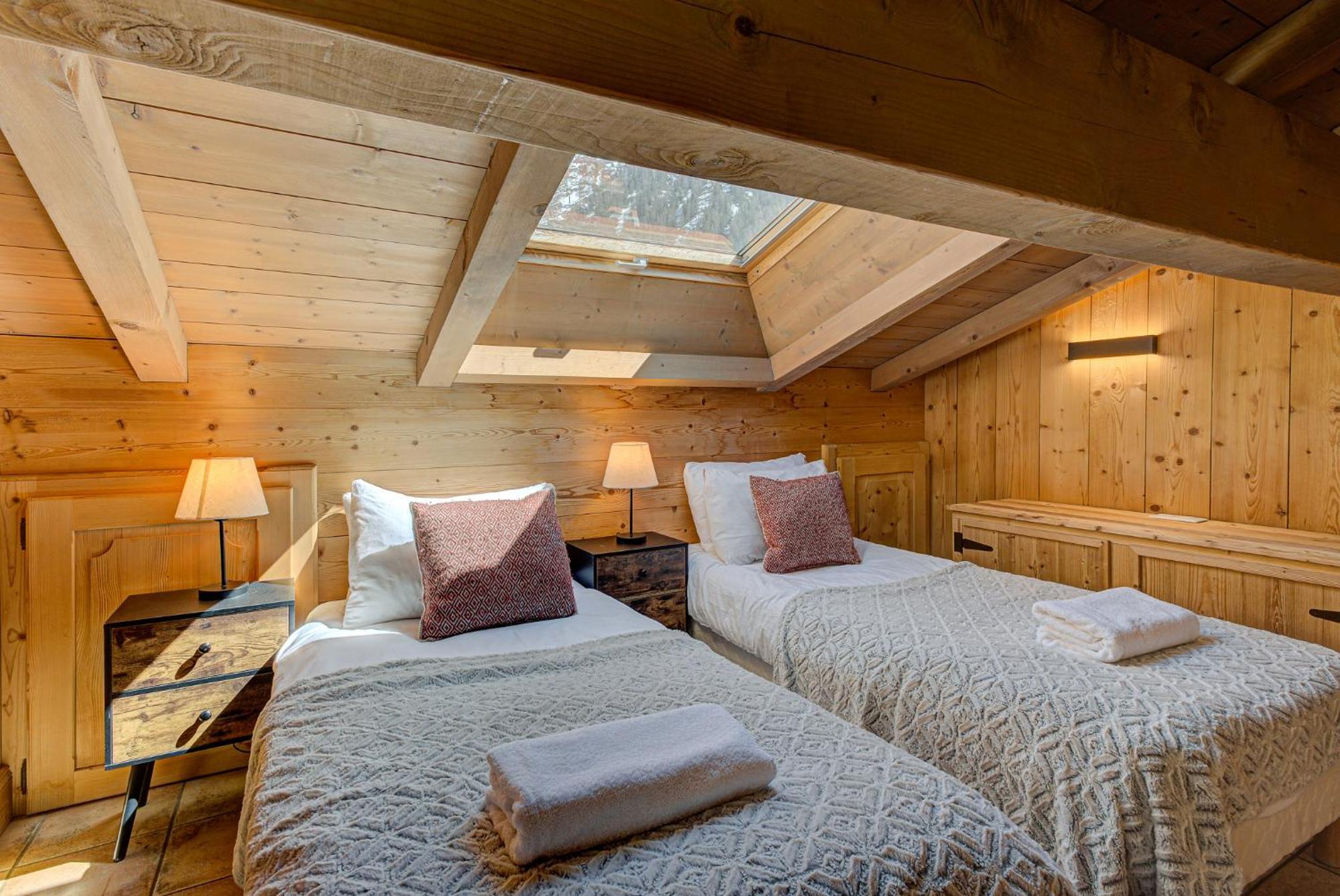 Apartment Soleil, Alpes Travel, Argentiere, Sleeps 9 Chamonix