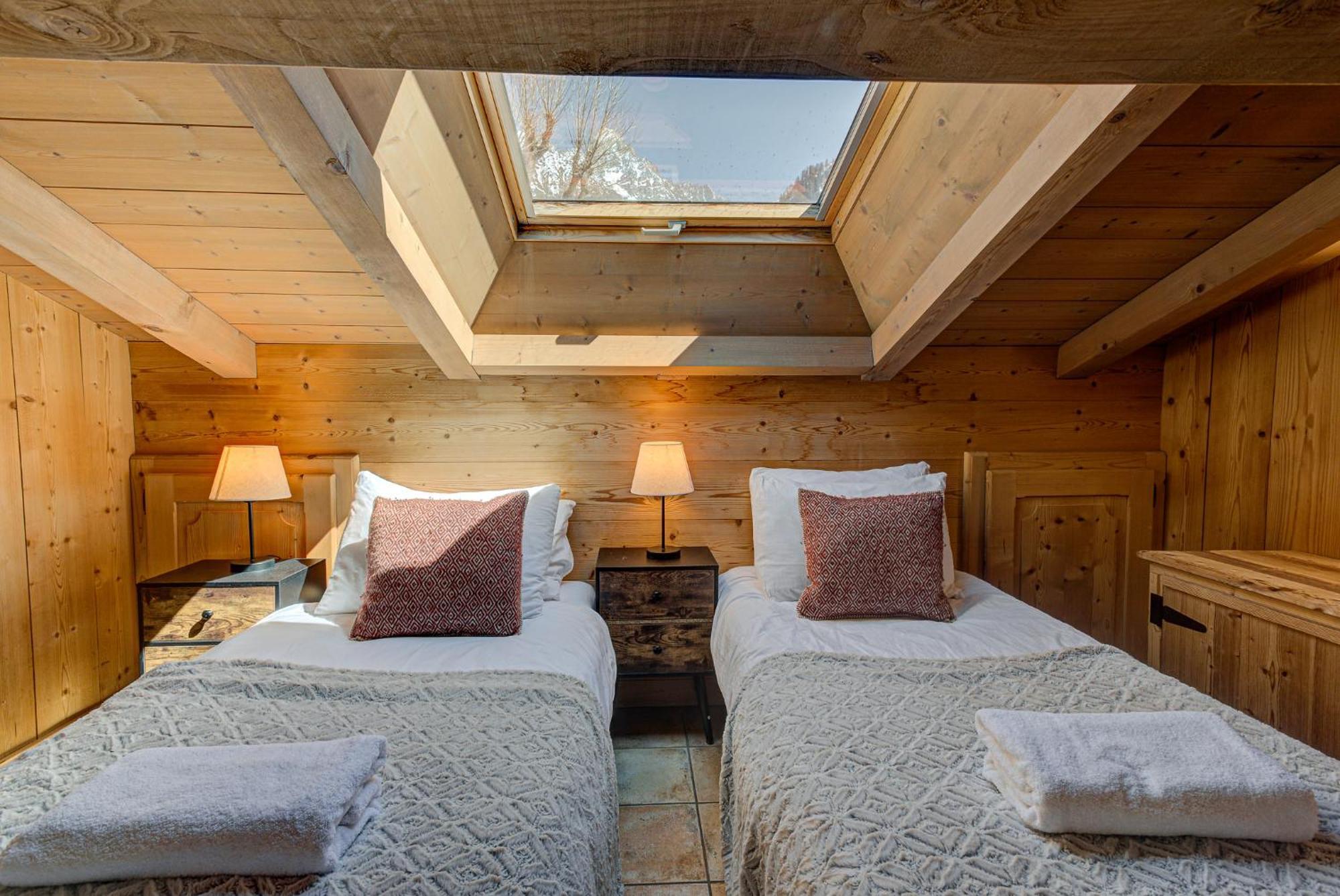 Soleil, Alpes Travel, Argentiere, Sleeps 9 Apartment