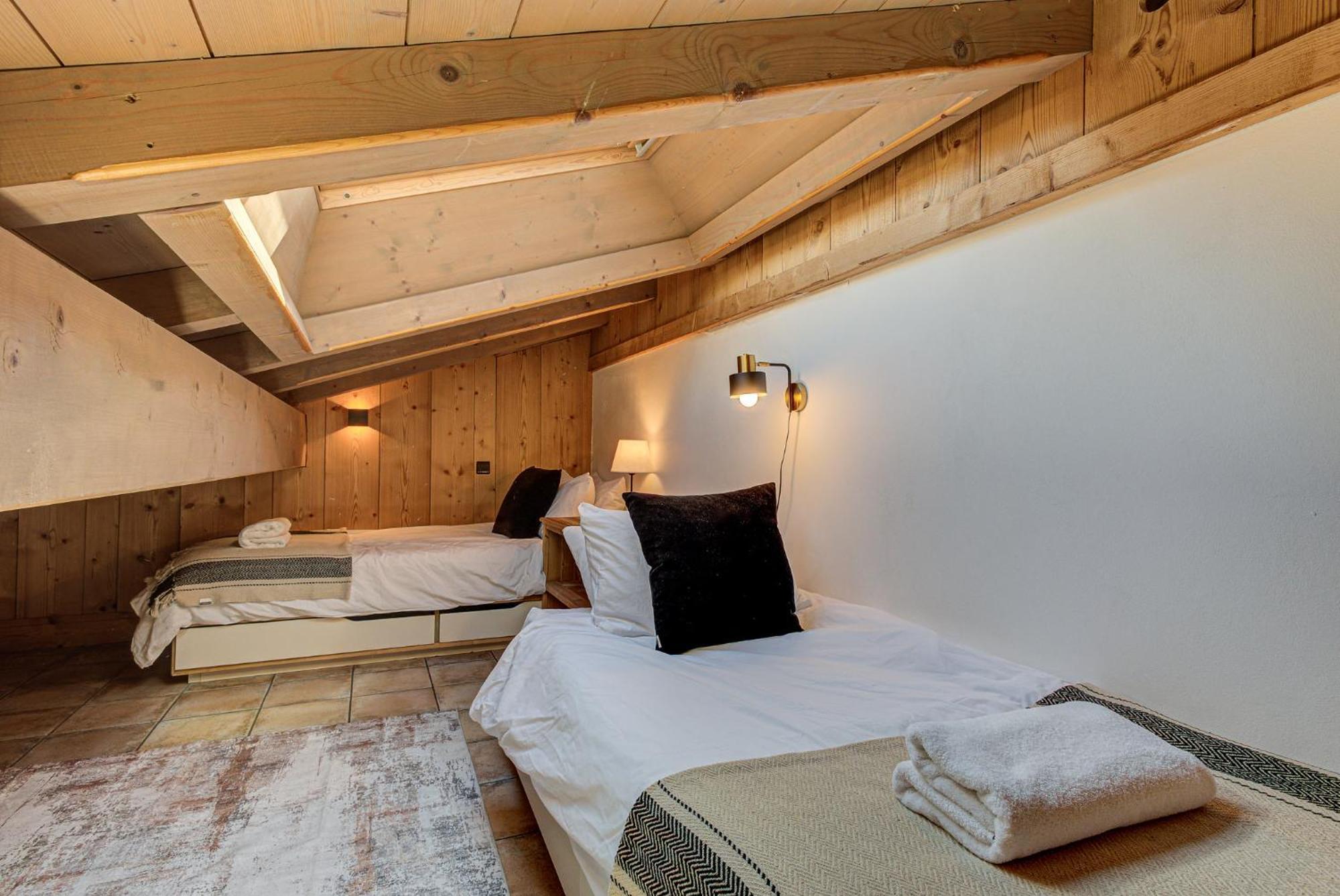 Soleil, Alpes Travel, Argentiere, Sleeps 9 Apartment *