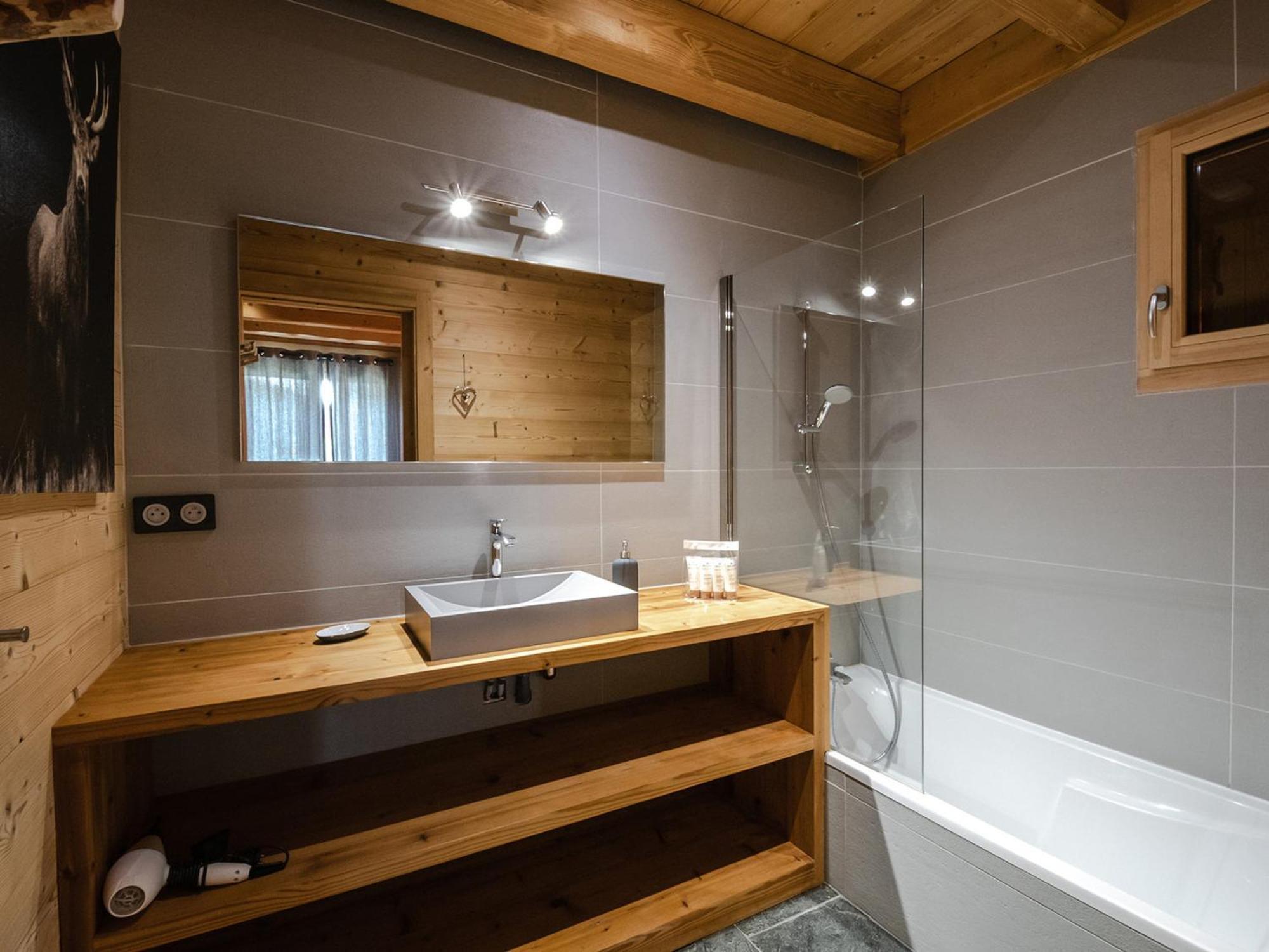 Moderne 4* Avec Sauna, Tv Et Parking A Argentiere - Fr-1-343-180 *