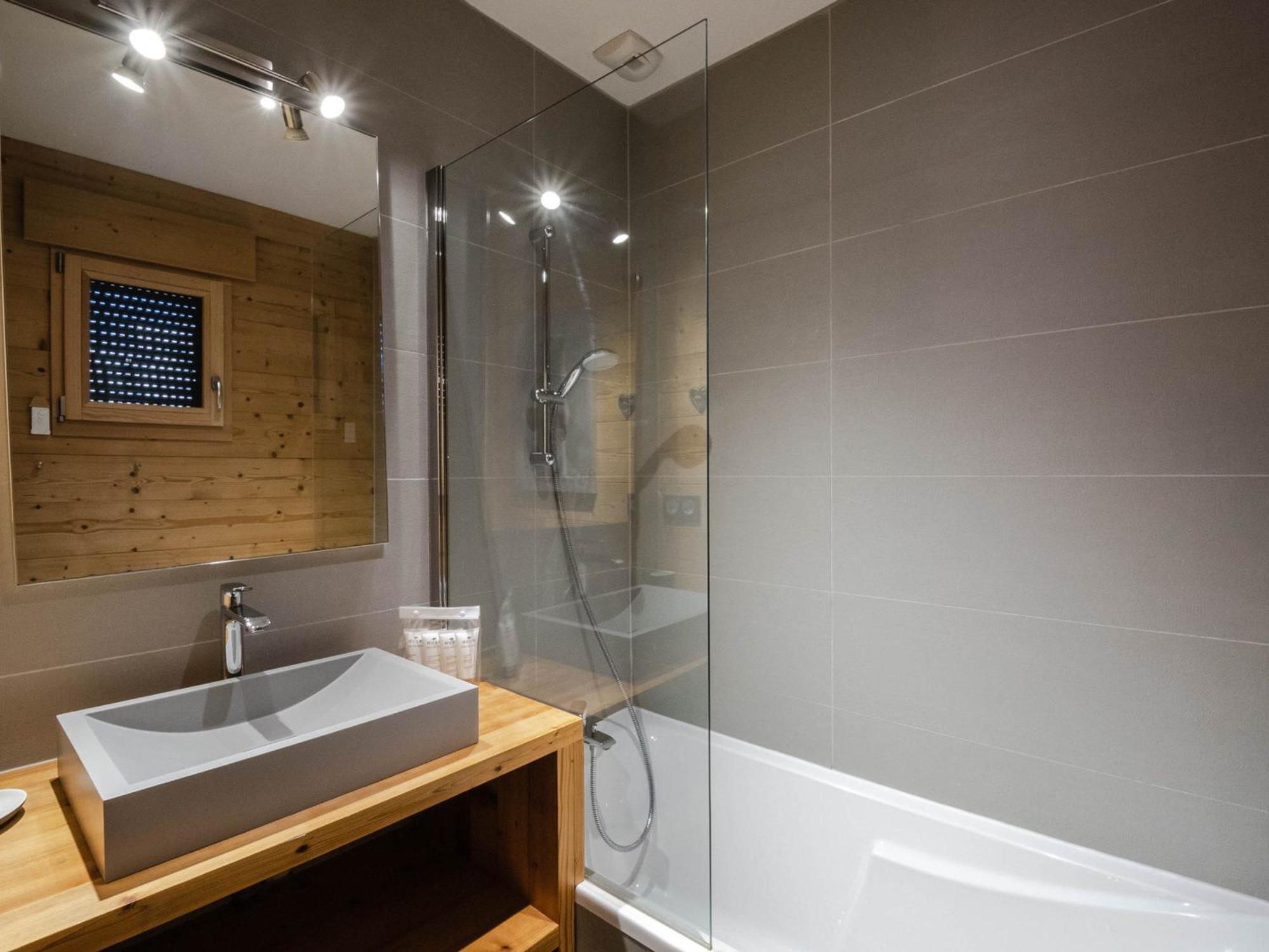 Moderne 4* Avec Sauna, Tv Et Parking A Argentiere - Fr-1-343-180 Chamonix
