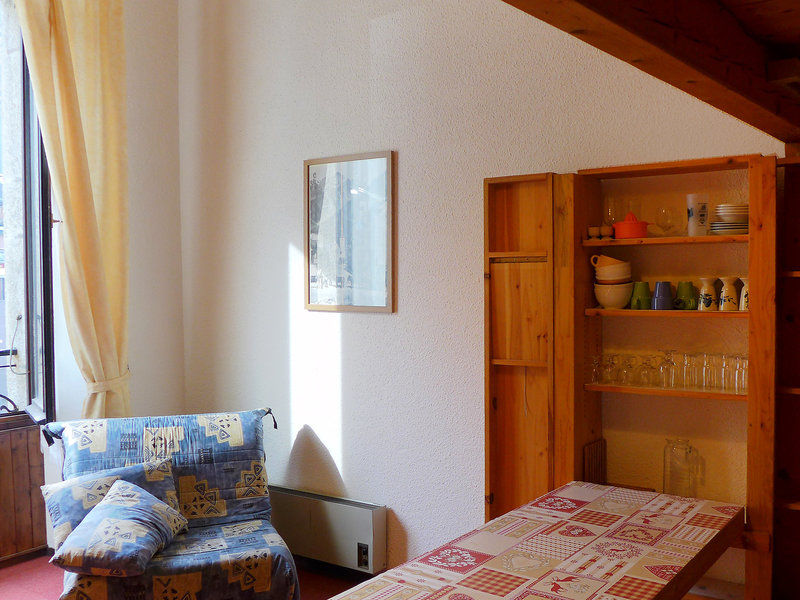 Les Evettes Apartment
