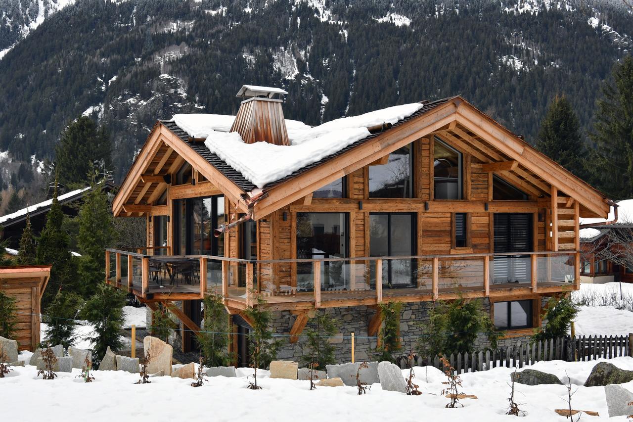 Chalet Black Stone Chalet