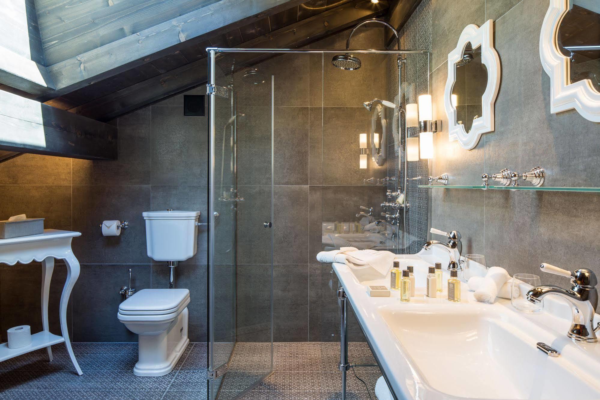 Le Castel Hotel 3*