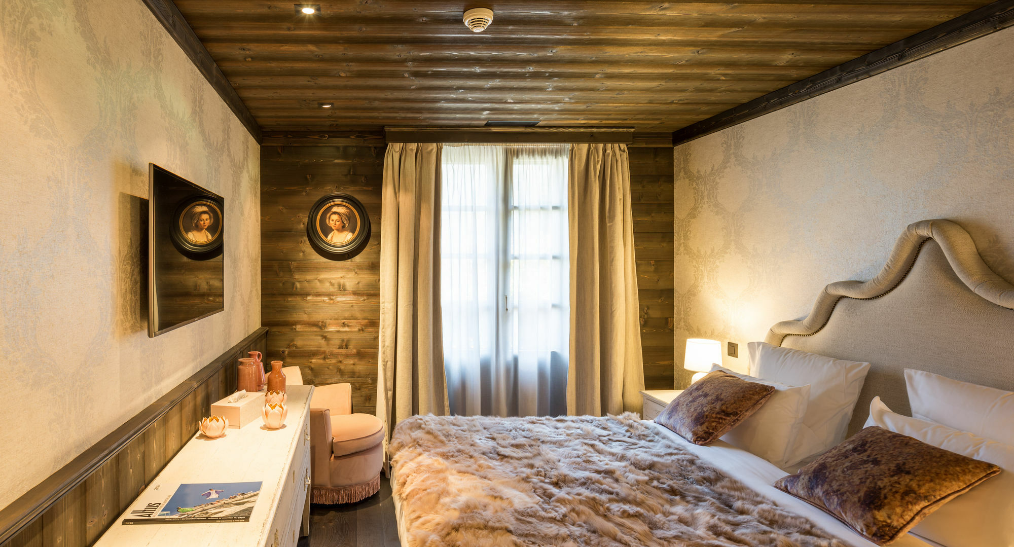 Le Castel Hotel