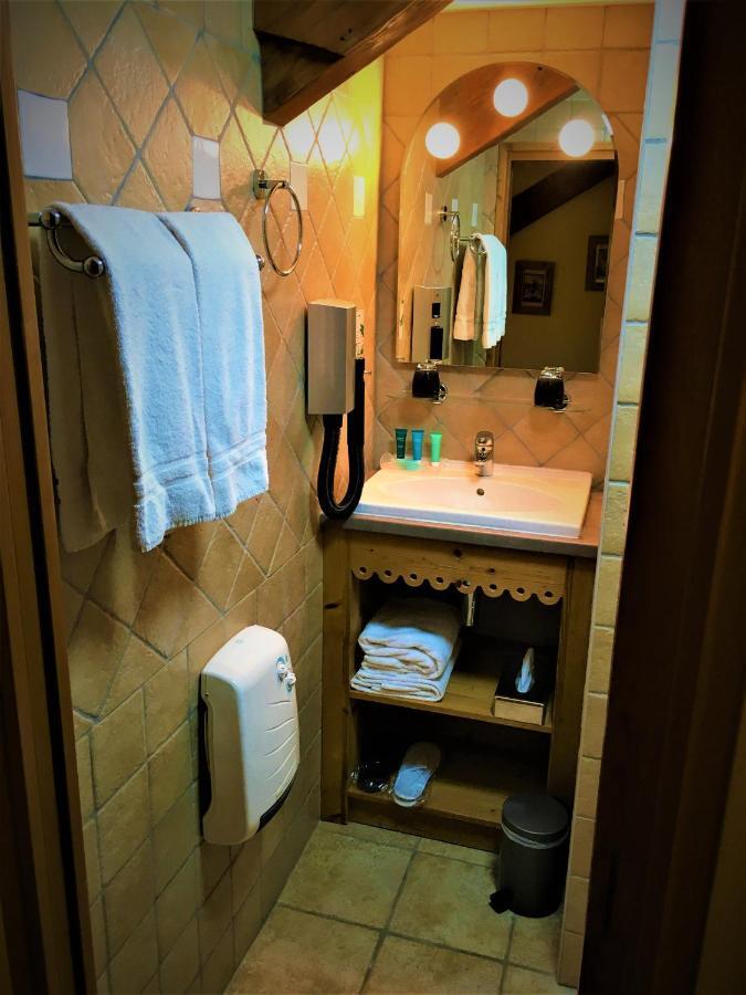 Du Manoir Hotel 3*