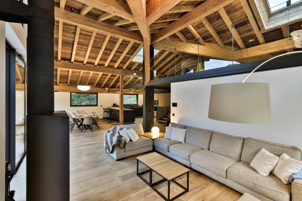 Chalet Black Stone Chalet
