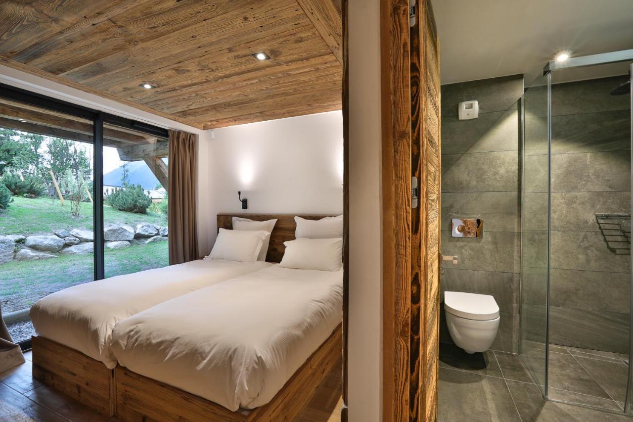 Black Stone Chalet *