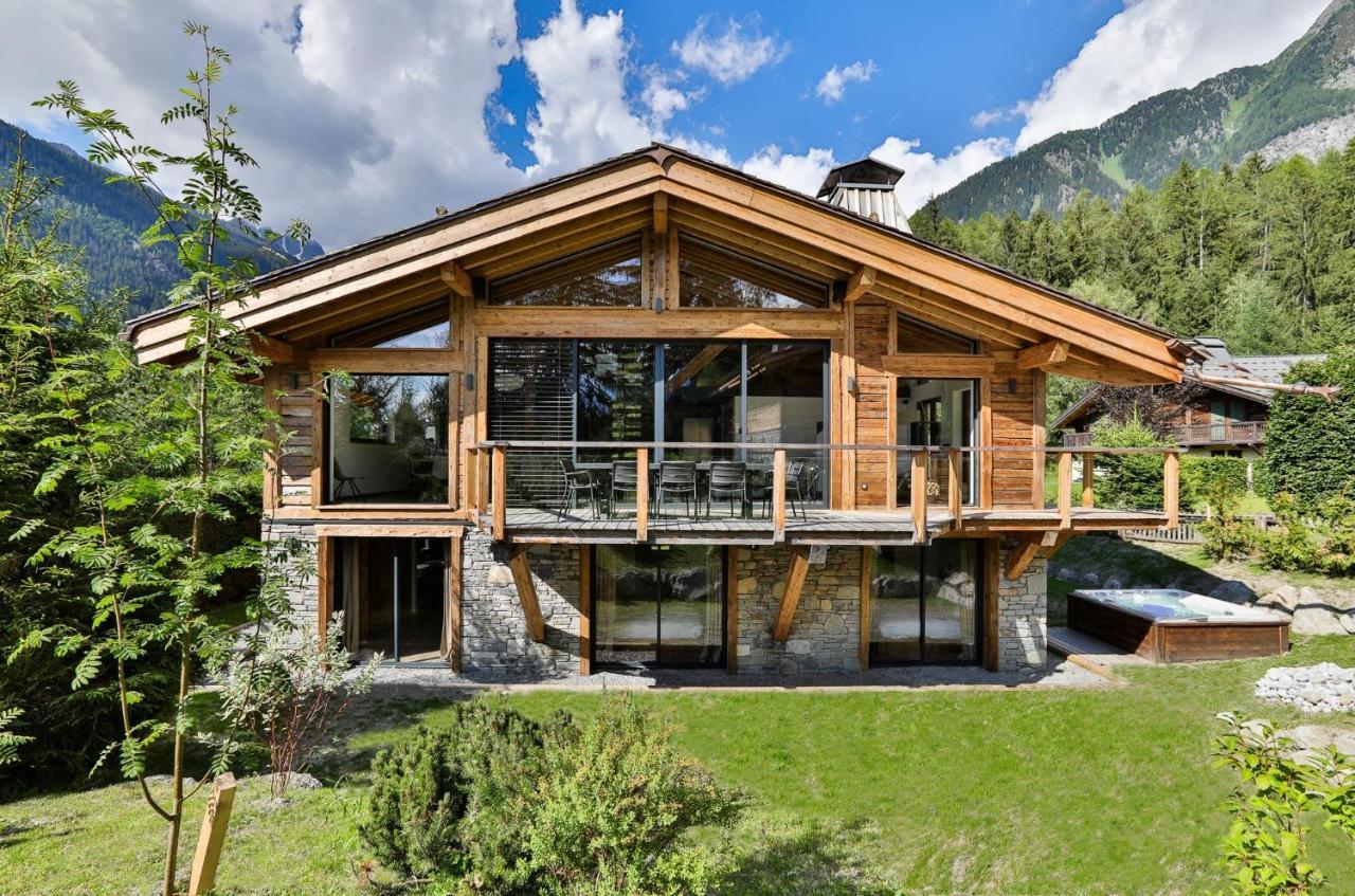 Black Stone Chalet *