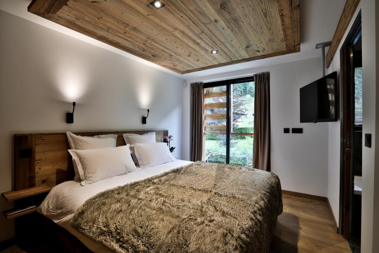 Black Stone Chalet